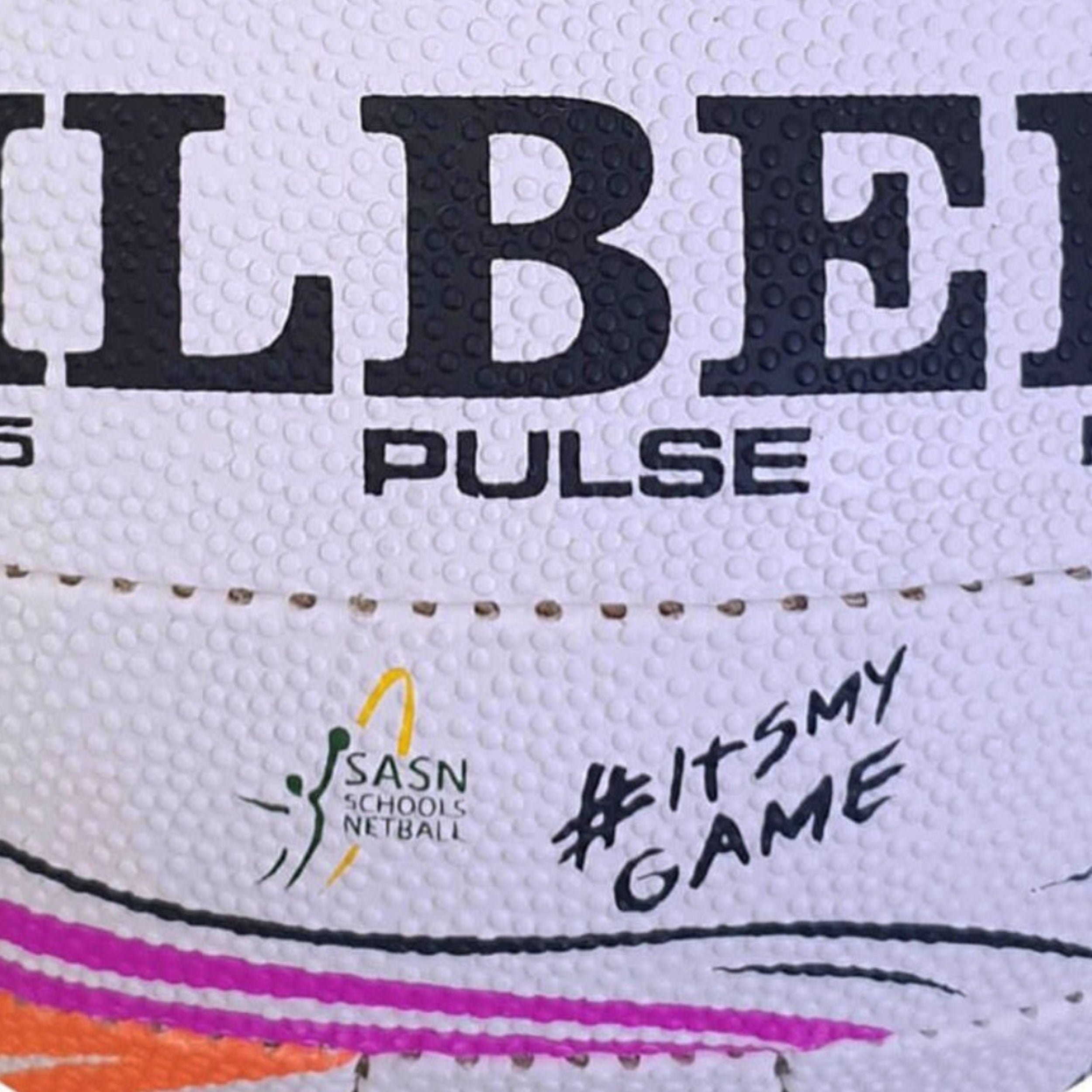 GILBERT BALL NETBALL PULSE GSA SCHOOL WHT/PUR (2022)